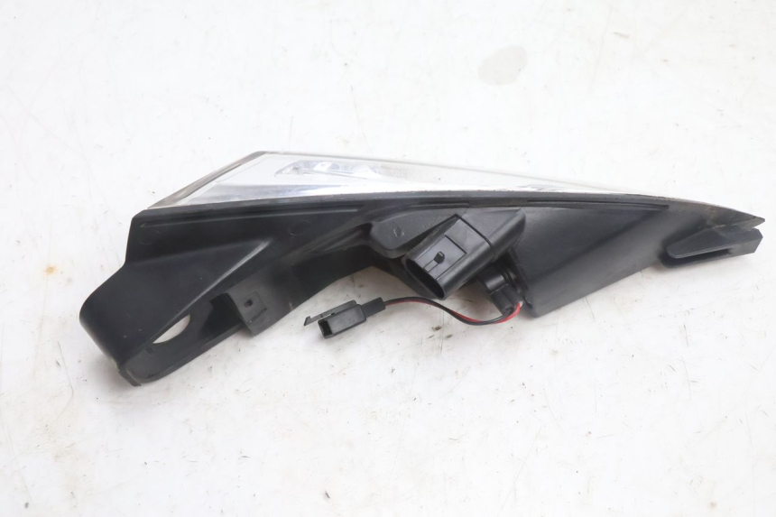 photo de CLIGNOTANT ARRIERE GAUCHE PEUGEOT SATELIS 125 (2013 - 2018) - Points de fixation