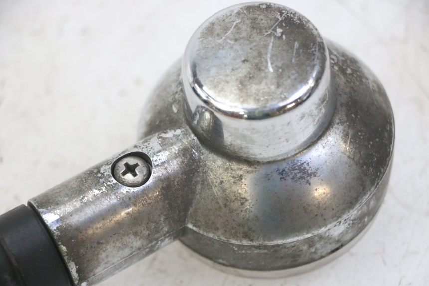 photo de CLIGNOTANT ARRIERE GAUCHE APRILIA SCARABEO GT TOURING 125 (1999 - 2005) - Autre angle de vue