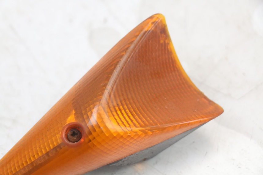 photo de CLIGNOTANT ARRIERE GAUCHE PEUGEOT SPEEDFIGHT 100 (1997 - 2007) - Autre angle de vue