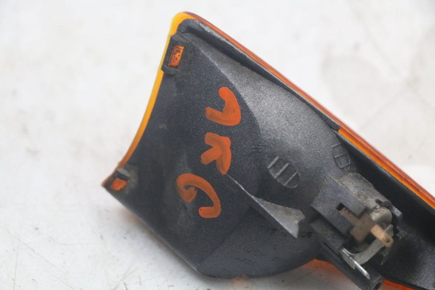 photo de CLIGNOTANT ARRIERE GAUCHE PEUGEOT SPEEDFIGHT 100 (1997 - 2007) - Points de fixation