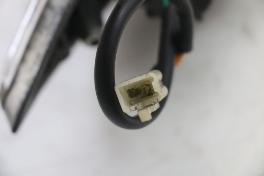 photo de CLIGNOTANT ARRIERE GAUCHE SYM FIDDLE 3 III 125 (2014 - 2020) - Points de fixation