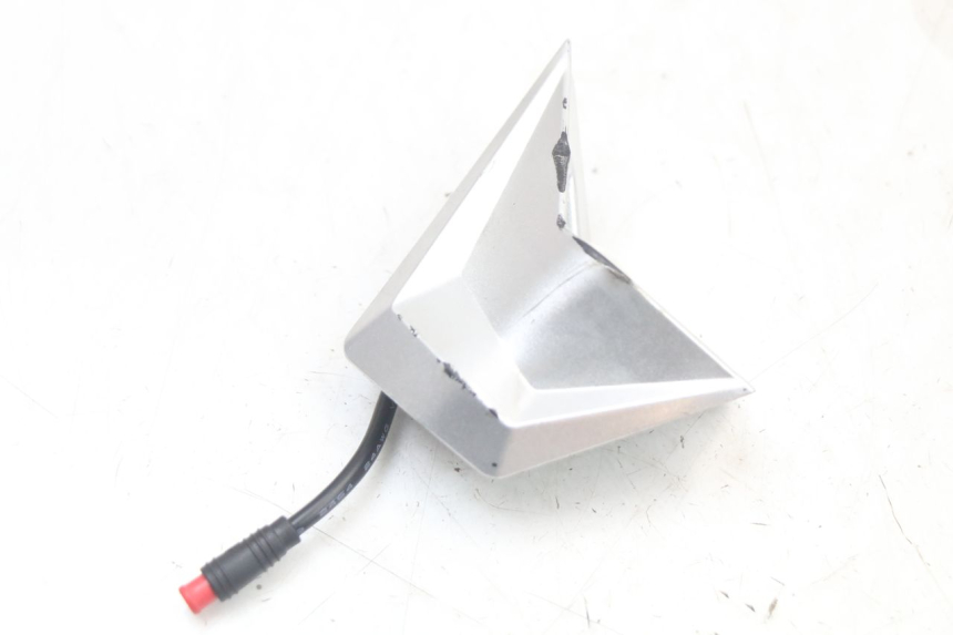 photo de CLIGNOTANT ARRIERE GAUCHE DUALTRON TOGO PLUS 1 - Autre angle de vue