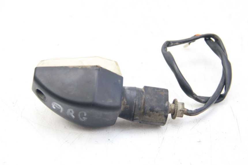 photo de CLIGNOTANT ARRIERE GAUCHE SYM WOLF SB 125 (2011 - 2018) - Zoom état d’usage