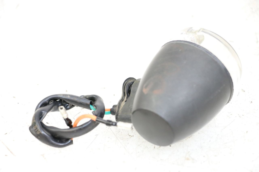 photo de CLIGNOTANT ARRIERE GAUCHE SYM X-PRO 4T 50 (2014 - 2021) - Autre angle de vue