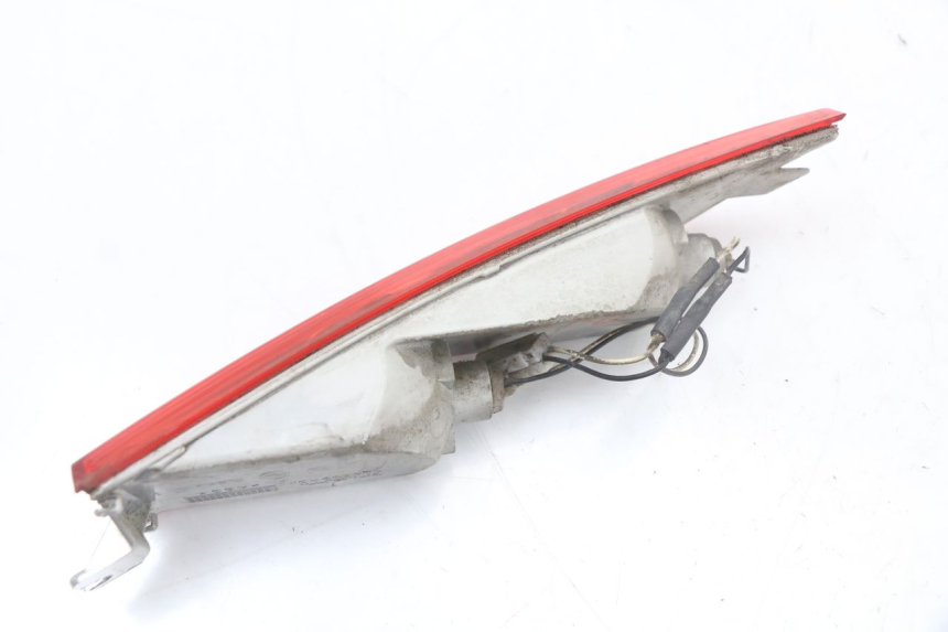 photo de CLIGNOTANT ARRIERE GAUCHE PIAGGIO X8 125 (2004 - 2007) - Gros plan technique