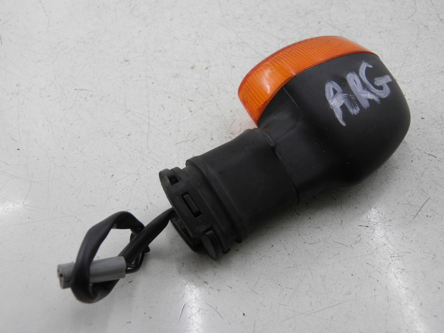 photo de CLIGNOTANT ARRIERE GAUCHE YAMAHA TDM 900 (2004 - 2006) - Zoom état d’usage