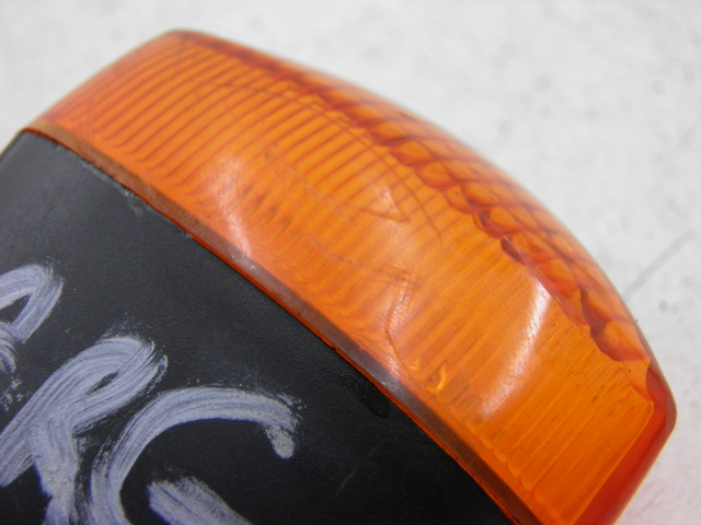 photo de CLIGNOTANT ARRIERE GAUCHE YAMAHA TDM 900 (2004 - 2006) - Vue d’ensemble