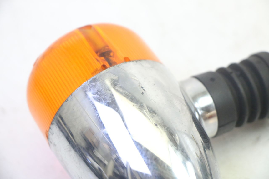 photo de CLIGNOTANT ARRIERE GAUCHE KYMCO ZING 125 (1997 - 2003) - Autre angle de vue