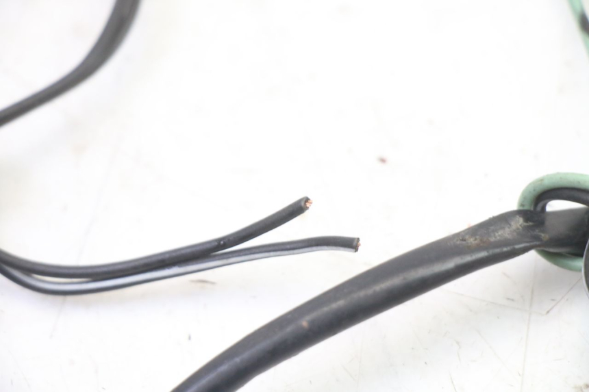 photo de CLIGNOTANT ARRIERE SUZUKI GSR 750 (2011 - 2017) - État de surface