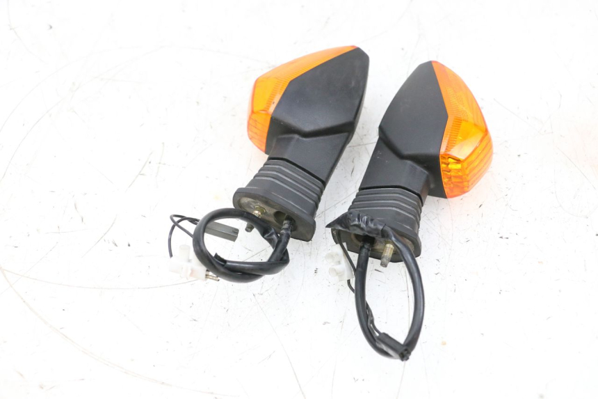 photo de CLIGNOTANT ARRIERE SUZUKI GSXR GSX-R 1000 (2003 - 2004) - Détails caractéristiques