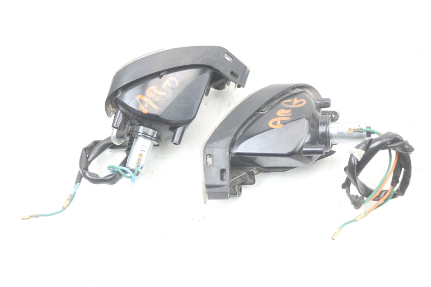 photo de CLIGNOTANT ARRIERE HONDA PCX (JF28) 125 (2009 - 2011) - Gros plan technique