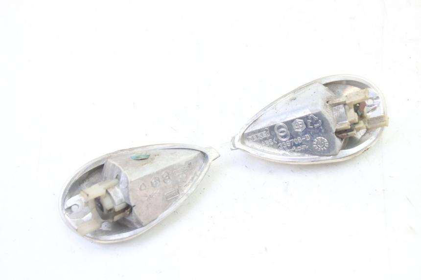 photo de CLIGNOTANT ARRIERE PIAGGIO LIBERTY 4T 50 (2009 - 2015) - Autre angle de vue