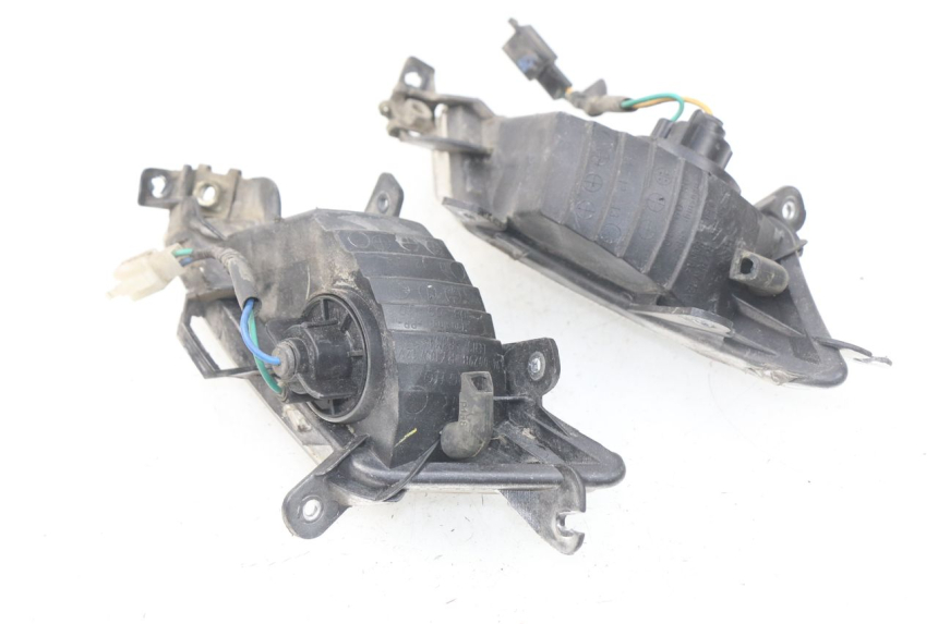 photo de CLIGNOTANT ARRIERE KYMCO LIKE 2T 50 (2009 - 2018) - Autre angle de vue