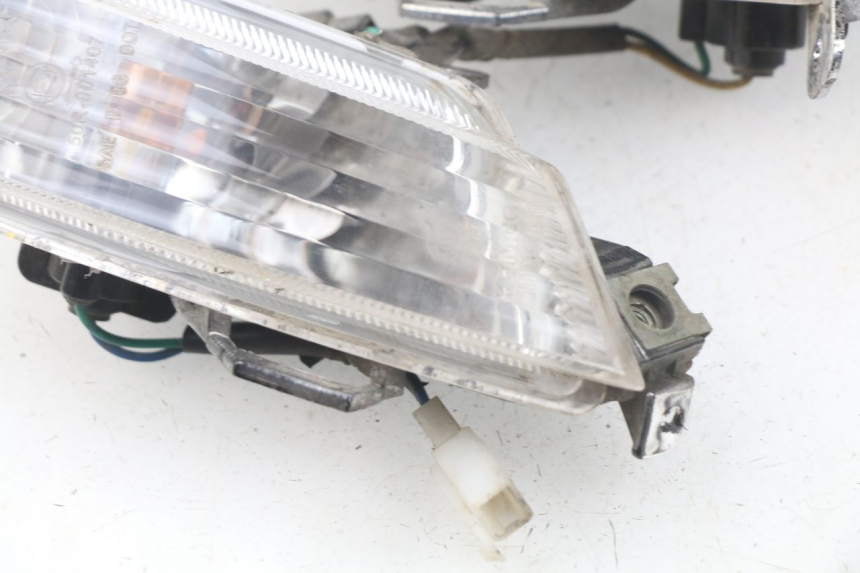 photo de CLIGNOTANT ARRIERE KYMCO LIKE 2T 50 (2009 - 2018) - État de surface