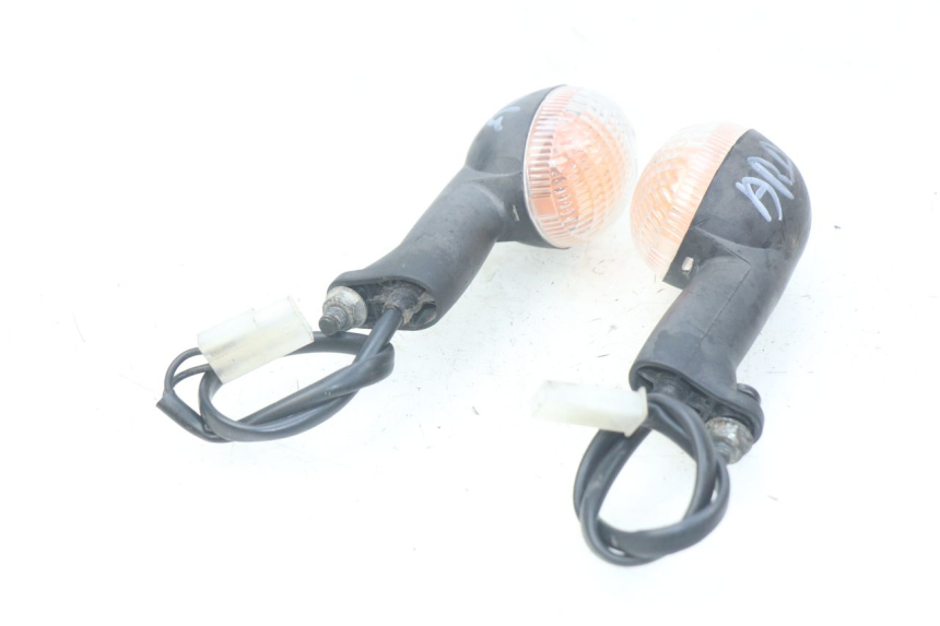 photo de CLIGNOTANT ARRIERE PEUGEOT LUDIX BLASTER 50 (2006 - 2014) - Zoom état d’usage