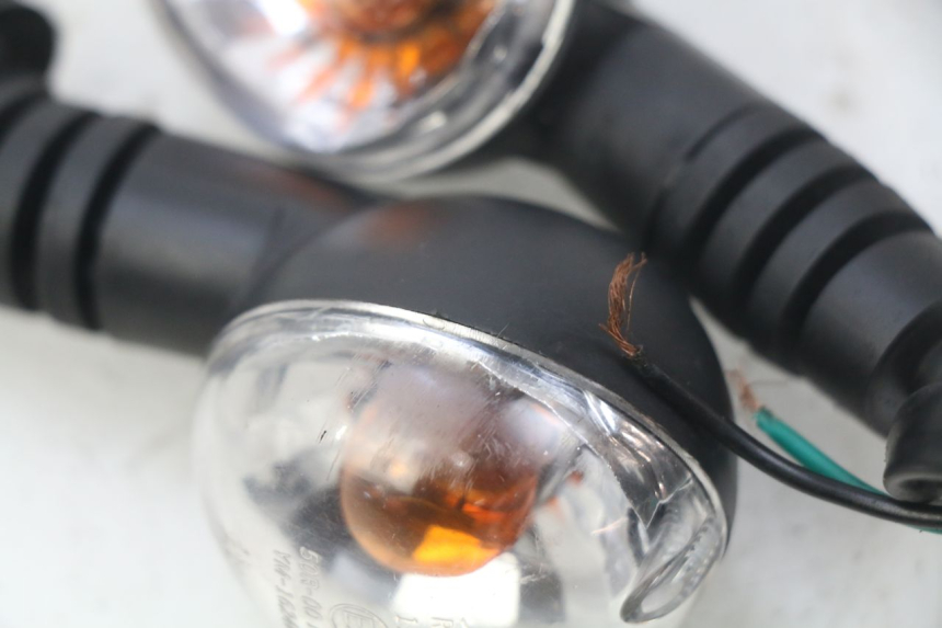 photo de CLIGNOTANT ARRIERE PEUGEOT LUDIX 50 (2008 - 2017) - Zoom état d’usage