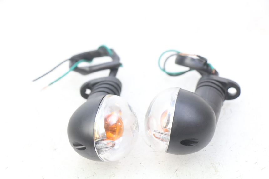 photo de CLIGNOTANT ARRIERE PEUGEOT LUDIX 50 (2008 - 2017) - Gros plan technique