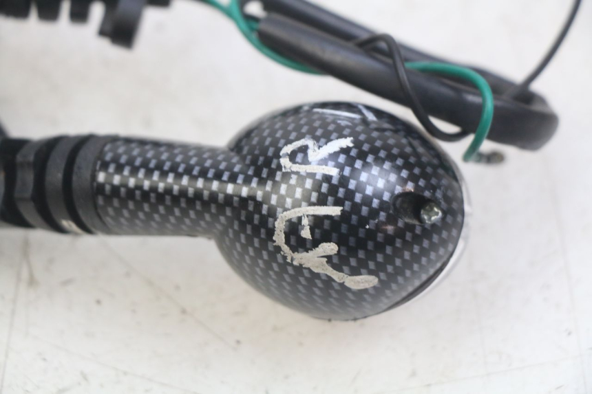 photo de CLIGNOTANT ARRIERE PEUGEOT LUDIX 50 (2008 - 2017) - Autre angle de vue