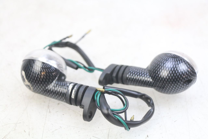 photo de CLIGNOTANT ARRIERE PEUGEOT LUDIX 50 (2008 - 2017) - État de surface