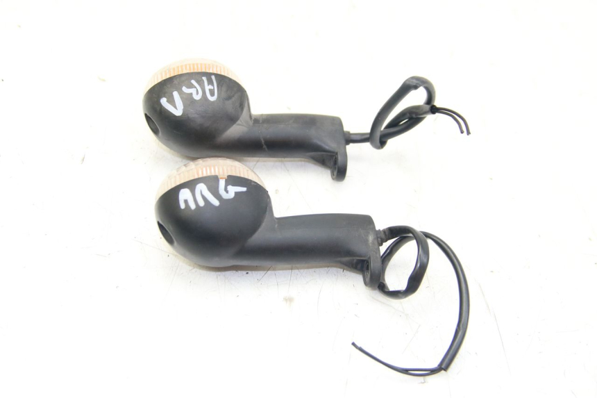 photo de CLIGNOTANT ARRIERE PEUGEOT LUDIX 50 (2008 - 2017) - Autre angle de vue