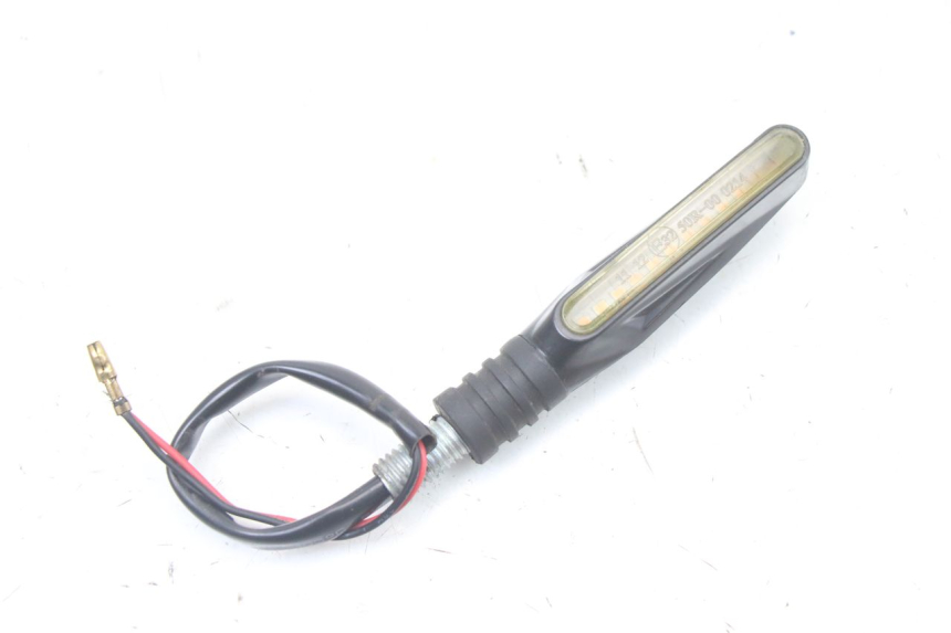 photo de CLIGNOTANT ARRIERE MBK X-LIMIT XLIMIT 50 (2007 - 2012) - Gros plan technique