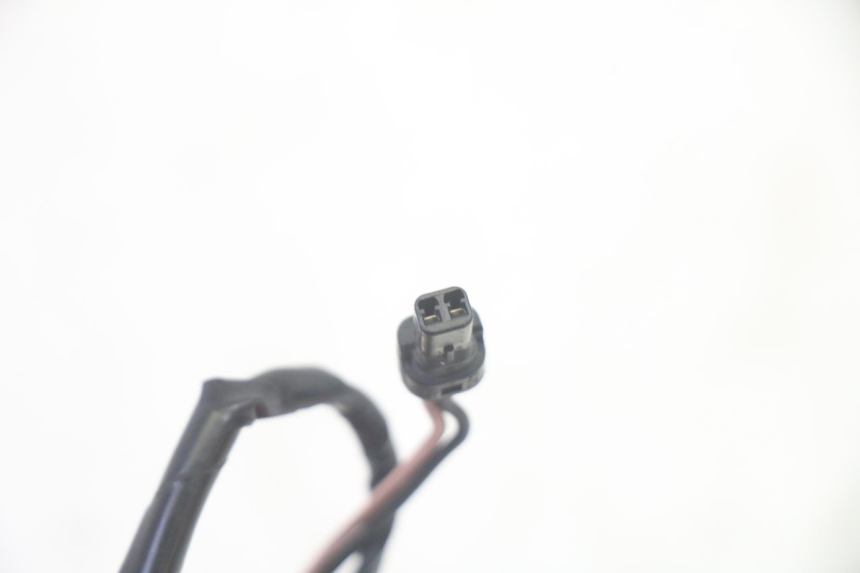 photo de CLIGNOTANT ARRIERE PIAGGIO MP3 RL 250 (2006 - 2010) - État de surface