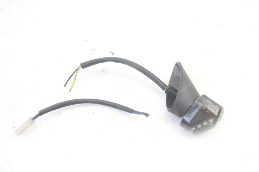 photo de CLIGNOTANT ARRIERE PIAGGIO MP3 500 (2016 - 2018) - État de surface