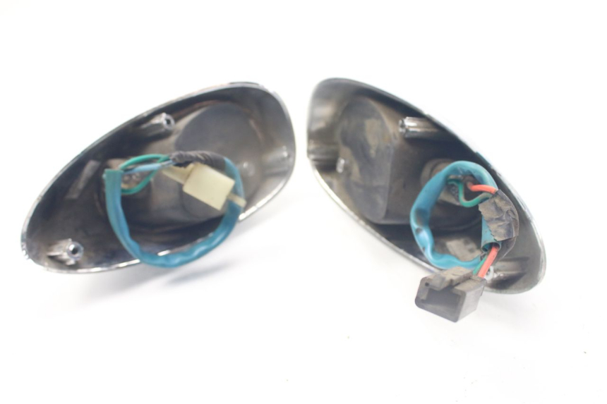 photo de CLIGNOTANT ARRIERE KYMCO PEOPLE 250 (2004 - 2008) - Détail de la pièce