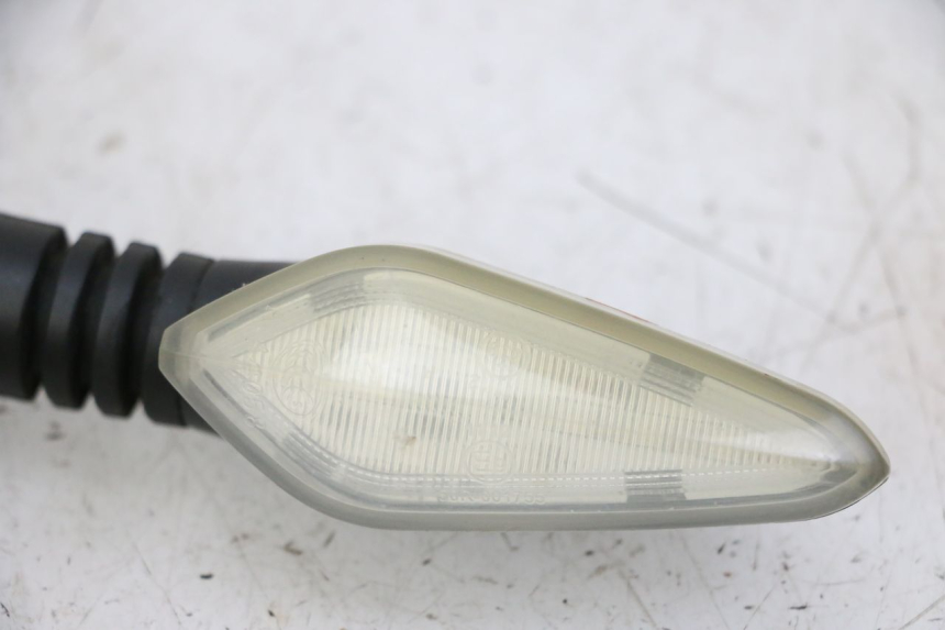 photo de CLIGNOTANT ARRIERE MAG POWER R-STREET 50 (2016 - 2025) - Points de fixation