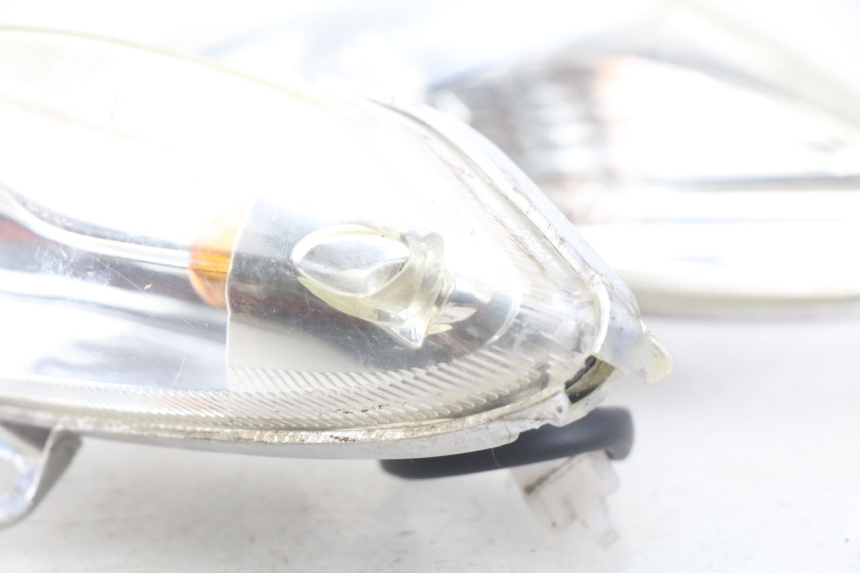 photo de CLIGNOTANT ARRIERE DAELIM S4 50 (2010 - 2015) - Points de fixation