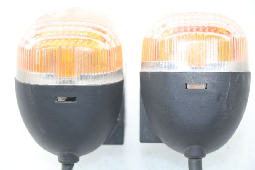 photo de CLIGNOTANT ARRIERE MBK STUNT NAKED 50 (2004 - 2018) - Autre angle de vue