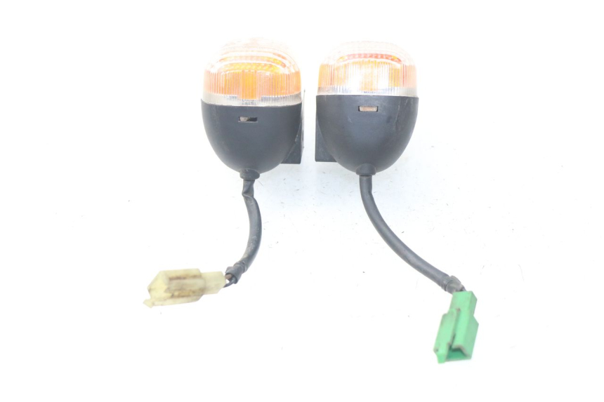 photo de CLIGNOTANT ARRIERE MBK STUNT NAKED 50 (2004 - 2018) - Gros plan technique