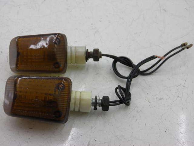 photo de CLIGNOTANT ARRIERE SUZUKI GSF N BANDIT 600 (1996 - 1999) - Autre angle de vue