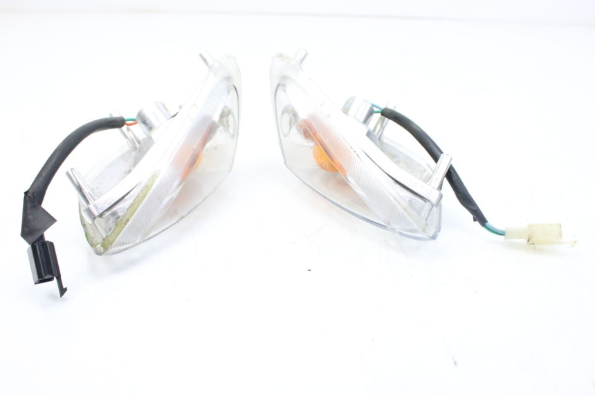 photo de CLIGNOTANT AVANT KYMCO AGILITY DELIVERY 4T 50 (2018 - 2023) - Zoom état d’usage