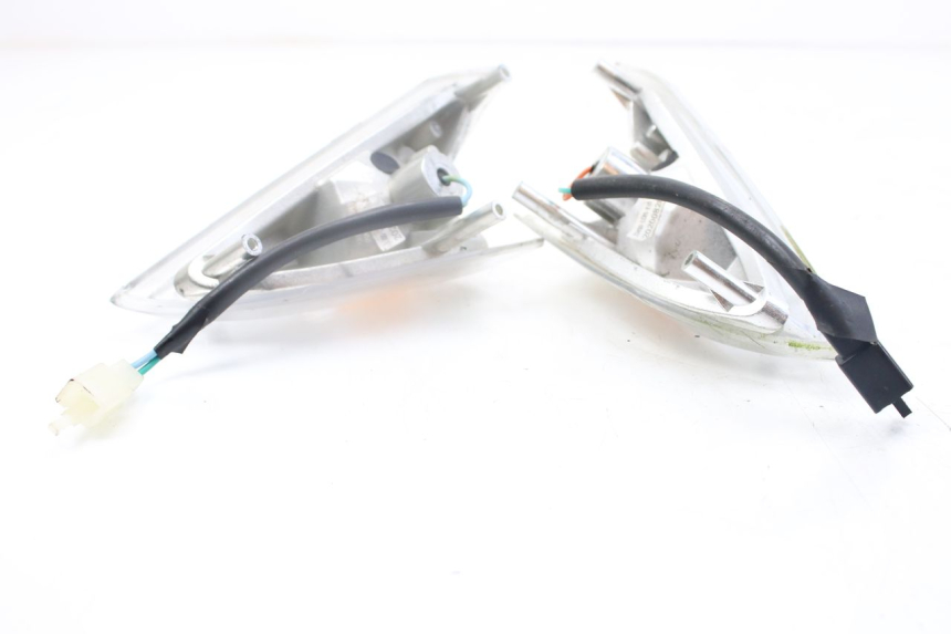 photo de CLIGNOTANT AVANT KYMCO AGILITY DELIVERY 4T 50 (2018 - 2023) - Autre angle de vue