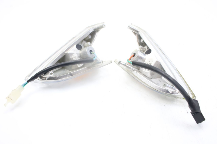 photo de CLIGNOTANT AVANT KYMCO AGILITY DELIVERY 4T 50 (2018 - 2023) - État de surface