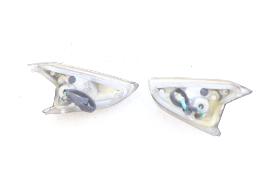 photo de CLIGNOTANT AVANT KYMCO AGILITY RS 4T 50 (2009 - 2013) - Autre angle de vue