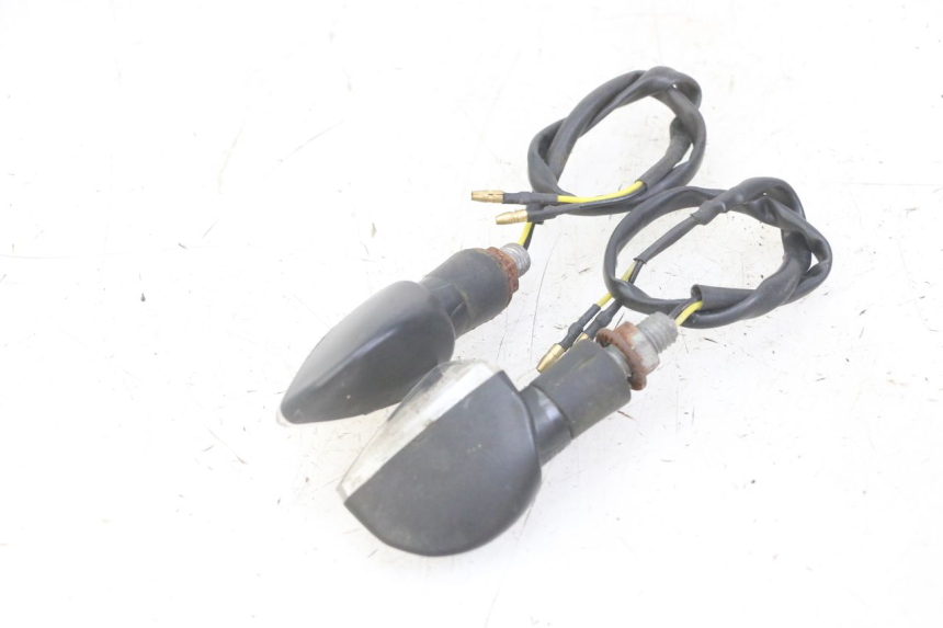 photo de CLIGNOTANT AVANT HONDA CBF 500 (2004 - 2007) - État de surface