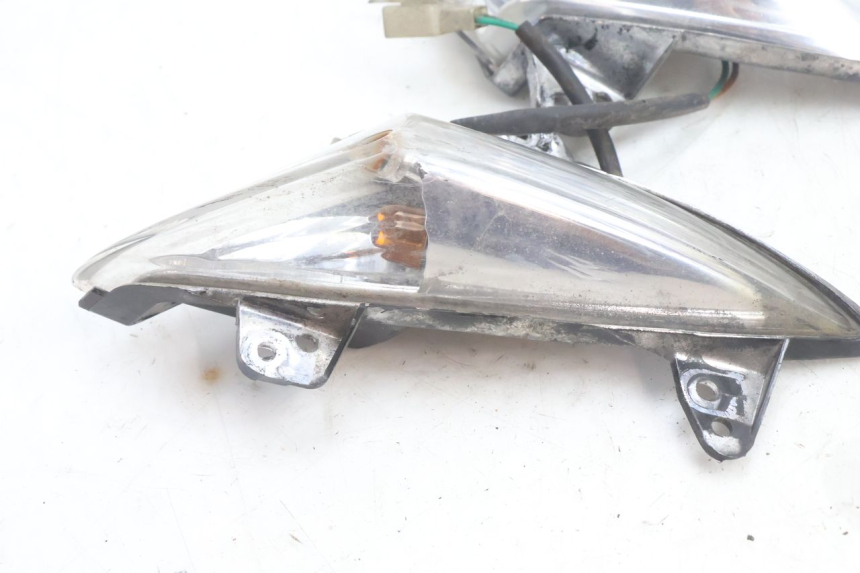 photo de CLIGNOTANT AVANT PEUGEOT CITYSTAR 125 (2011 - 2017) - État de surface