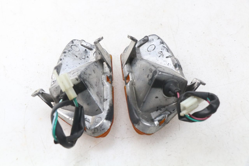 photo de CLIGNOTANT AVANT JMSTAR CJ12M 125 (2005 - 2007) - Zoom état d’usage