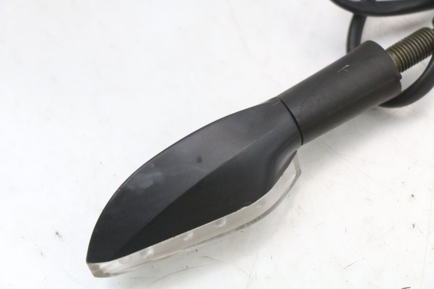 photo de CLIGNOTANT AVANT DROIT E-MAX 80L 1 (2011 - 2014) - Autre angle de vue