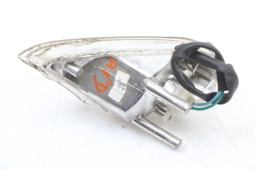 photo de CLIGNOTANT AVANT DROIT KYMCO AGILITY FR 2T 50 (2012 - 2017) - Gros plan technique