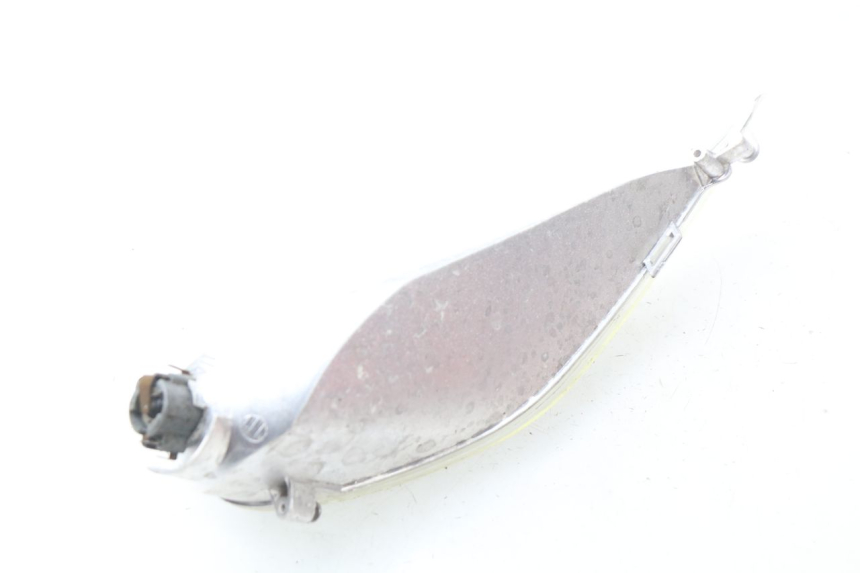 photo de CLIGNOTANT AVANT DROIT APRILIA ATLANTIC 125 (2003 - 2009) - Autre angle de vue