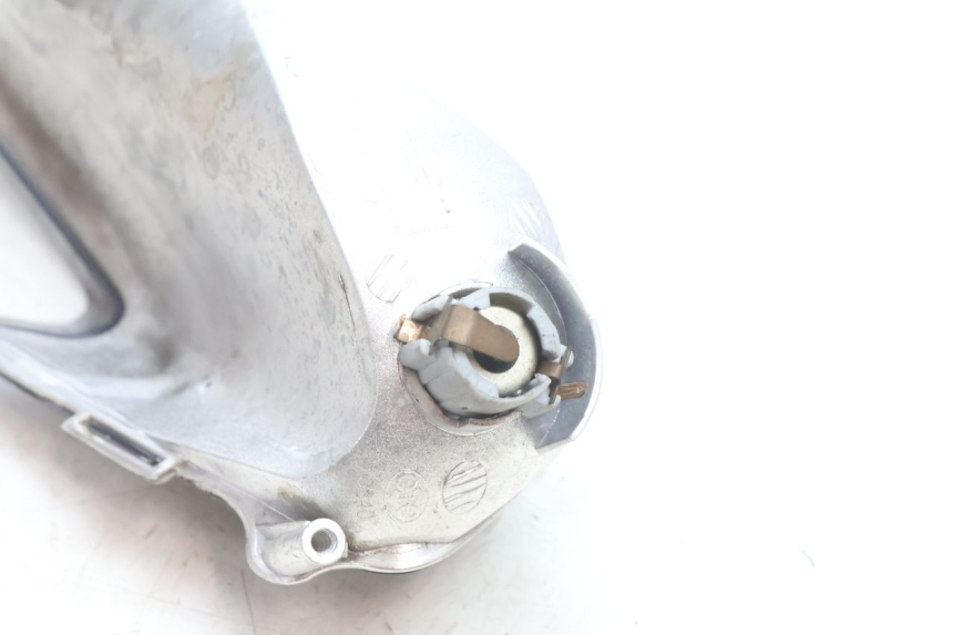 photo de CLIGNOTANT AVANT DROIT APRILIA ATLANTIC S 125 (2010 - 2013) - Vue d’ensemble