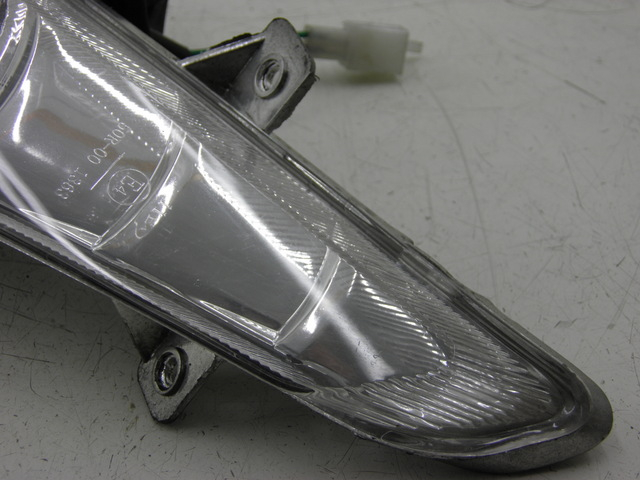 photo de CLIGNOTANT AVANT DROIT BENZHOU YY50QT31 VINTAGE 50 (2009 - 2012) - Autre angle de vue