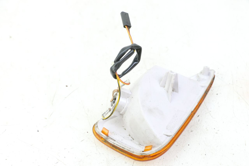 photo de CLIGNOTANT AVANT DROIT BMW C1 125 (2000 - 2003) - Autre angle de vue