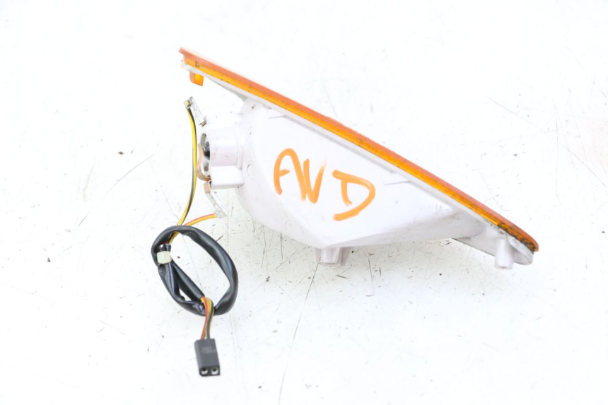 photo de CLIGNOTANT AVANT DROIT BMW C1 125 (2000 - 2003) - Vue d’ensemble