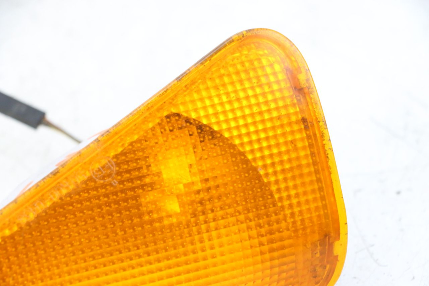 photo de CLIGNOTANT AVANT DROIT BMW C1 125 (2000 - 2003) - État de surface