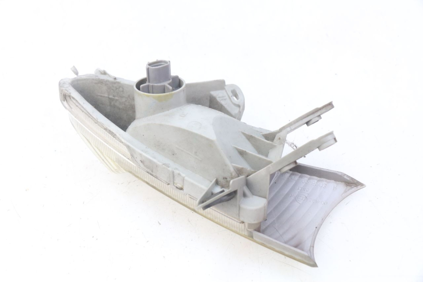 photo de CLIGNOTANT AVANT DROIT SUZUKI BURGMAN 125 (2007 - 2014) - Autre angle de vue