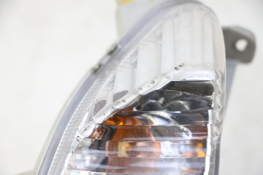 photo de CLIGNOTANT AVANT DROIT SUZUKI BURGMAN 125 (2007 - 2014) - Détail de la pièce